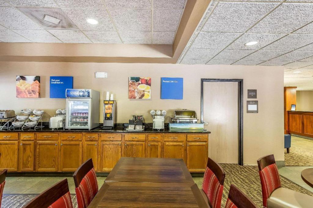 Quality Inn Summerville-Charleston Buitenkant foto